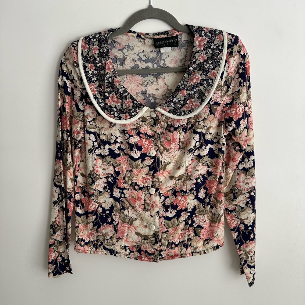 Vintage Floral Peter Pan Collar Button Top